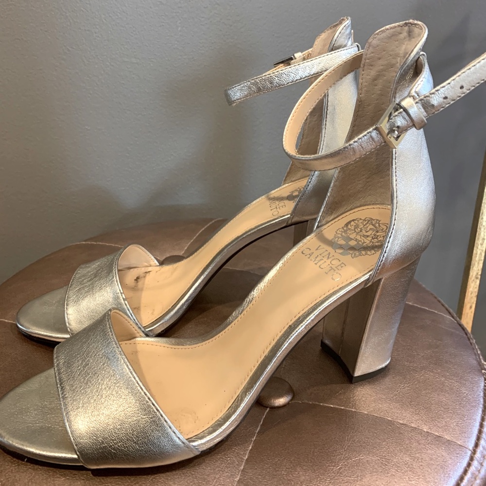 VINCE CAMUTO HEELS